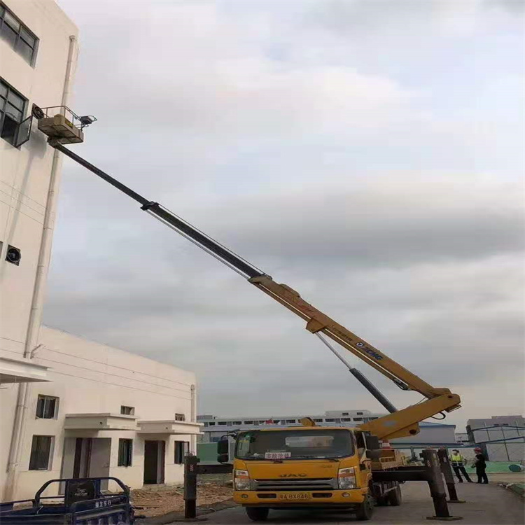 阳日镇吊车可以用吊笼吊人作业吗